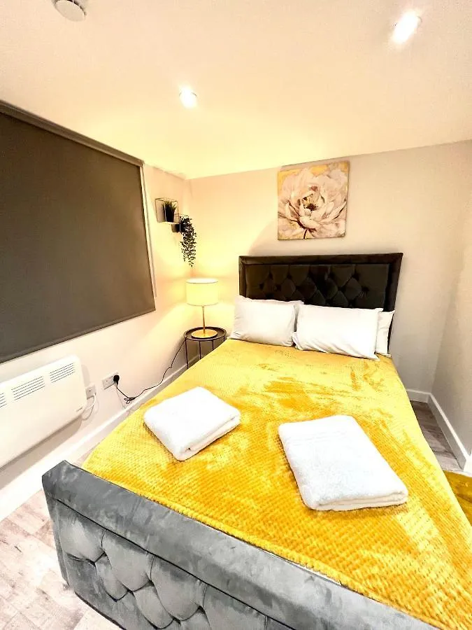 Guest house Golden Residences - Oakway Feltham United Kingdom